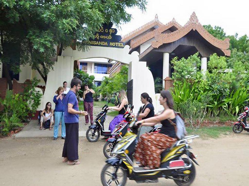 Manisanda Hotel Bagan Exteriör bild